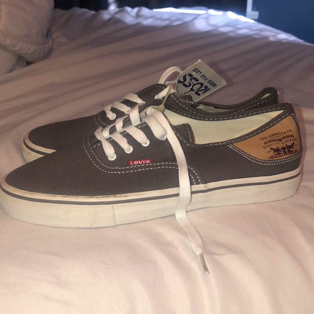 Brand new Levi’s shoes Men’s size 10